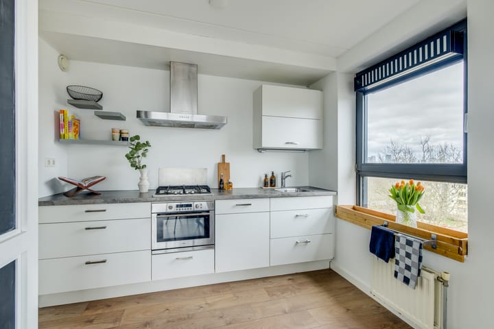 Foto 12 van Linschotensingel 1-HA