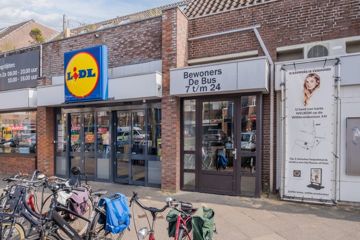 Foto 7 van De Bus 12