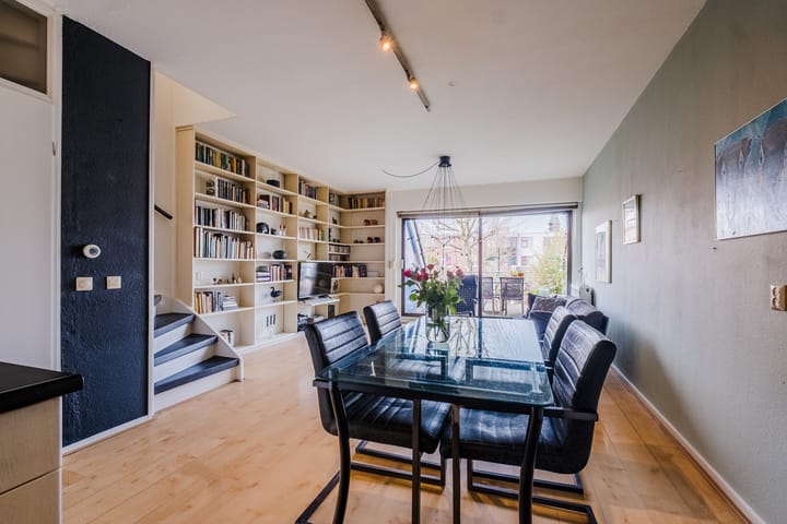 Foto 14 van De Bus 12