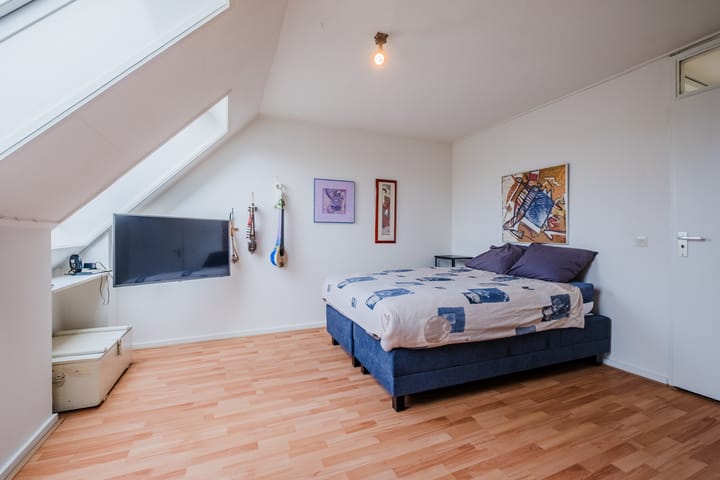 Foto 24 van De Bus 12