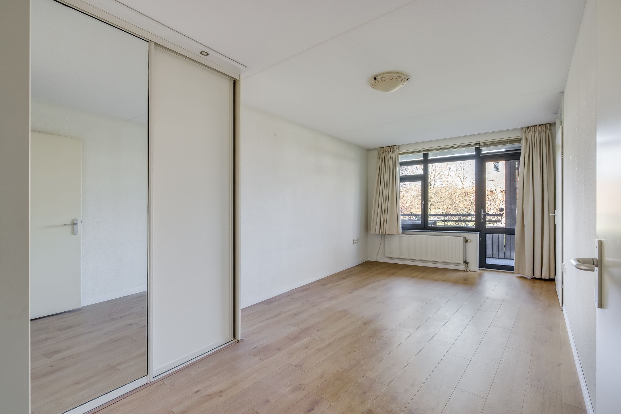 Photo 12 of Hendrika van Tussenbroeklaan 52