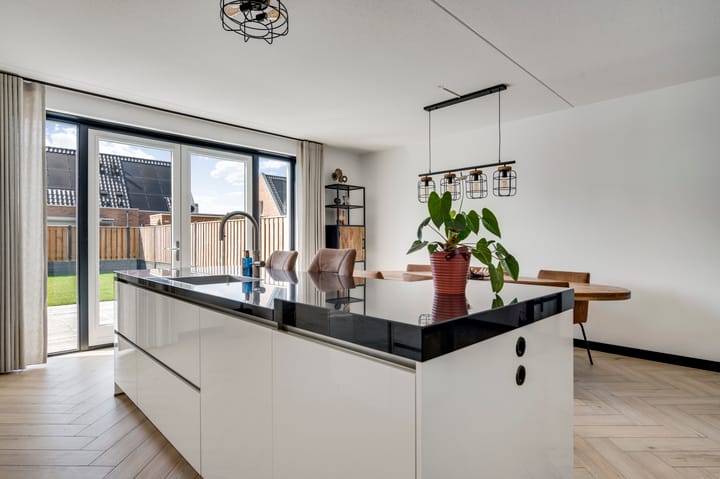 Foto 17 van De Tegelarije 1-B