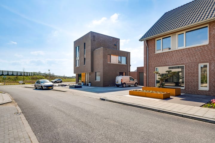 Foto 39 van De Tegelarije 1-B