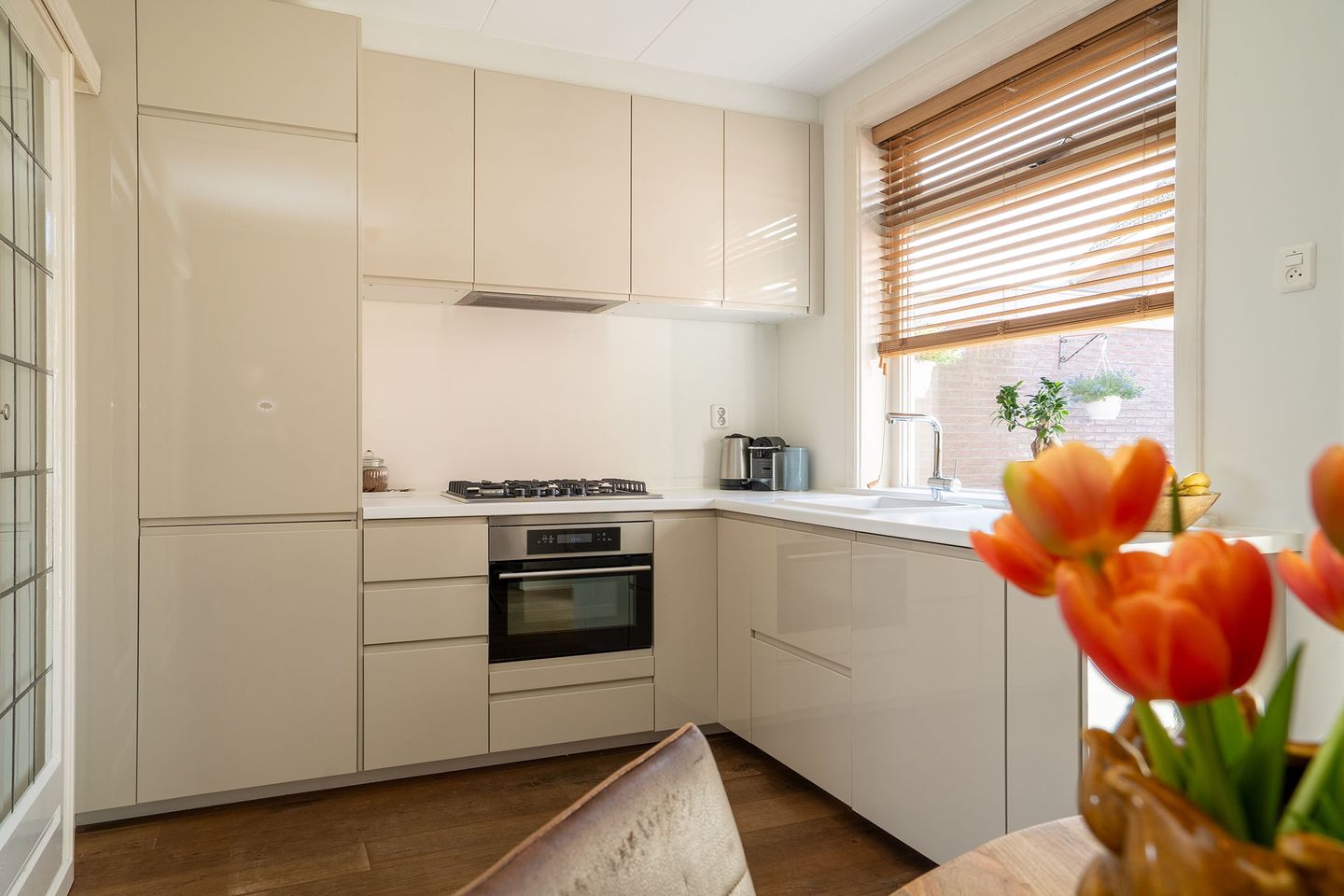 Photo 4 of Heutinkstraat 280