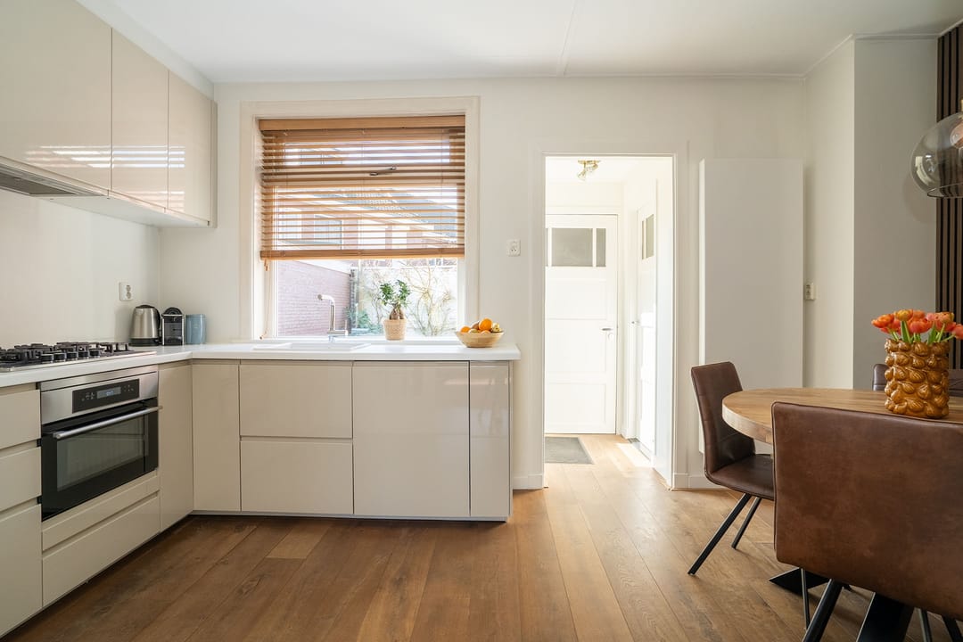 Photo 13 of Heutinkstraat 280