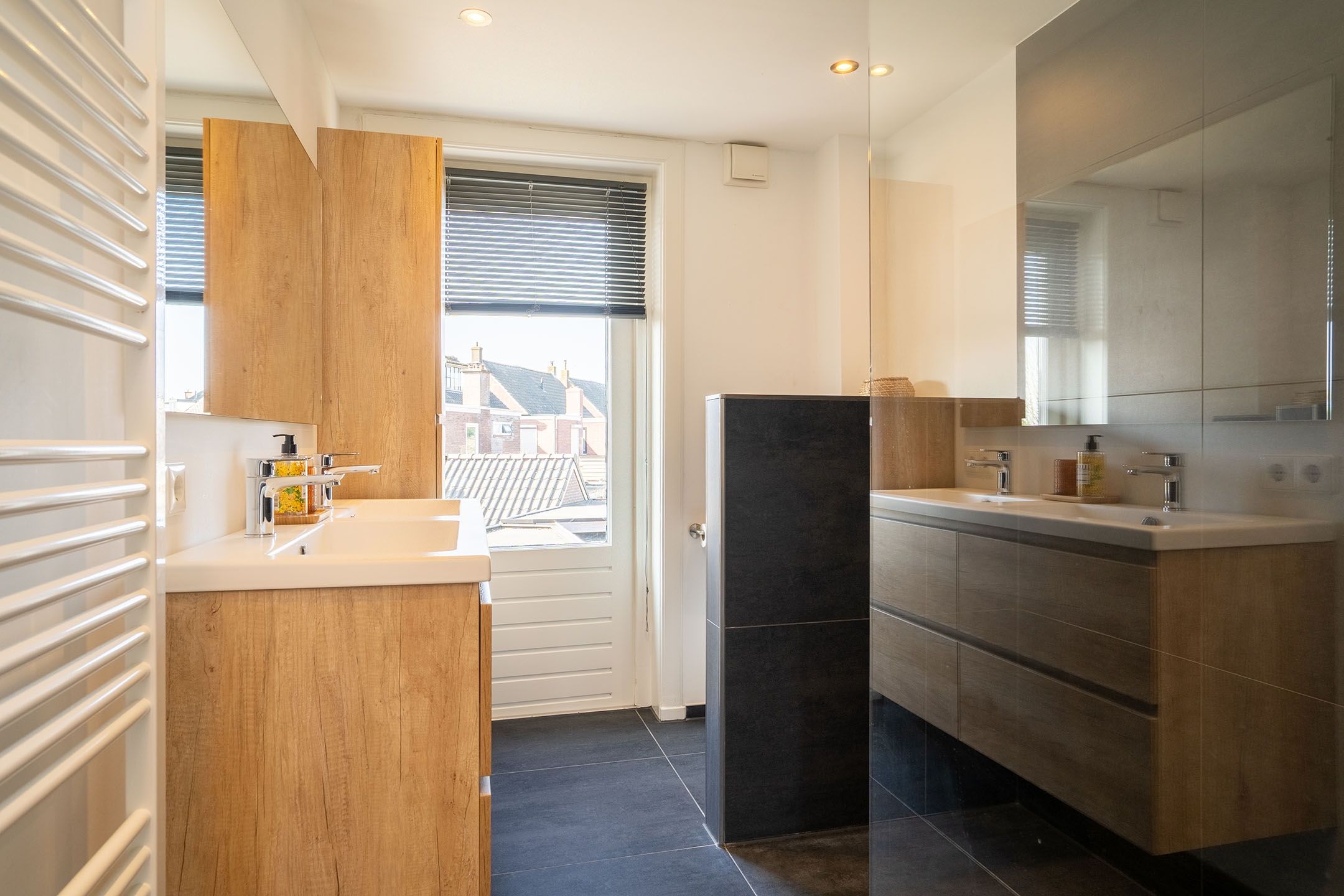 Photo 24 of Heutinkstraat 280