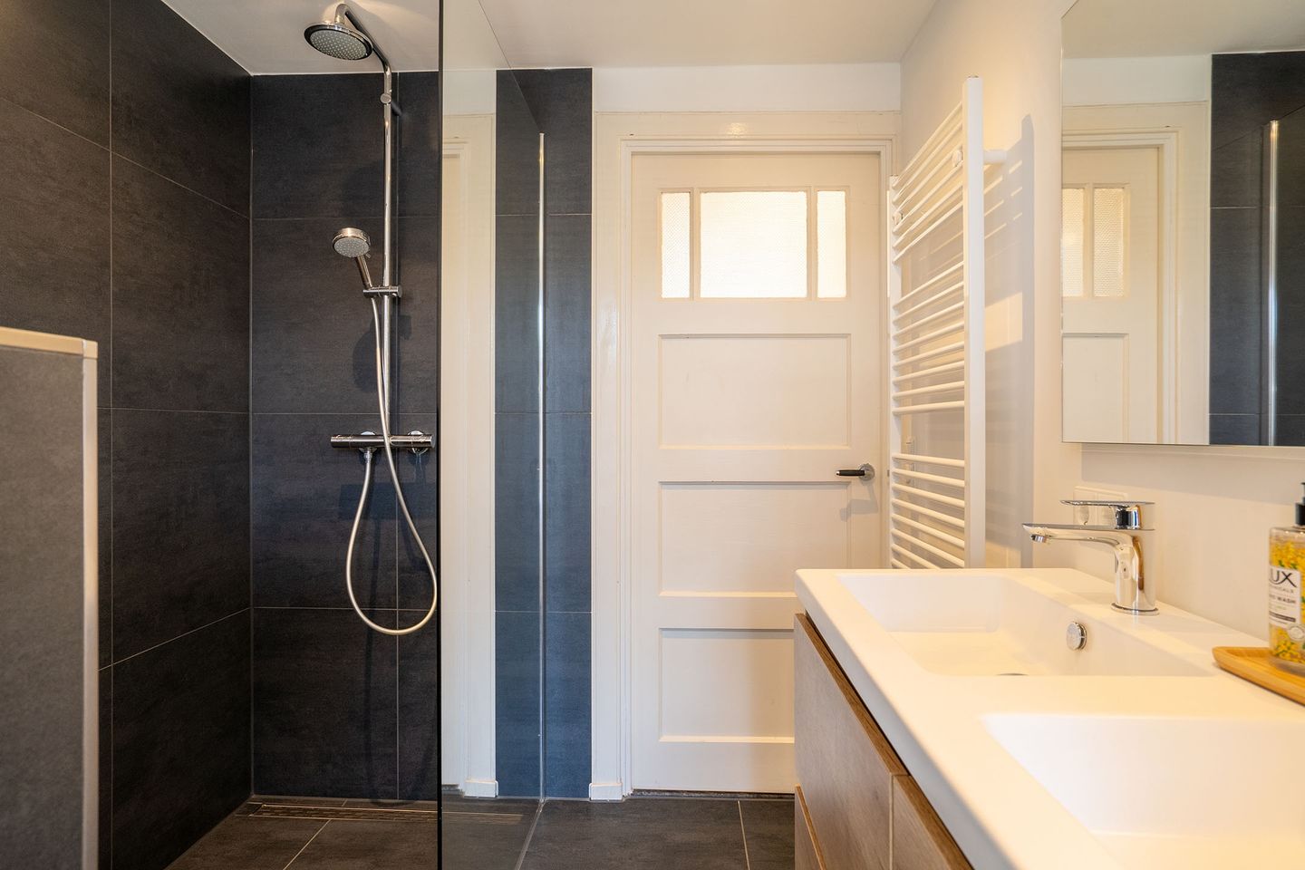 Photo 25 of Heutinkstraat 280