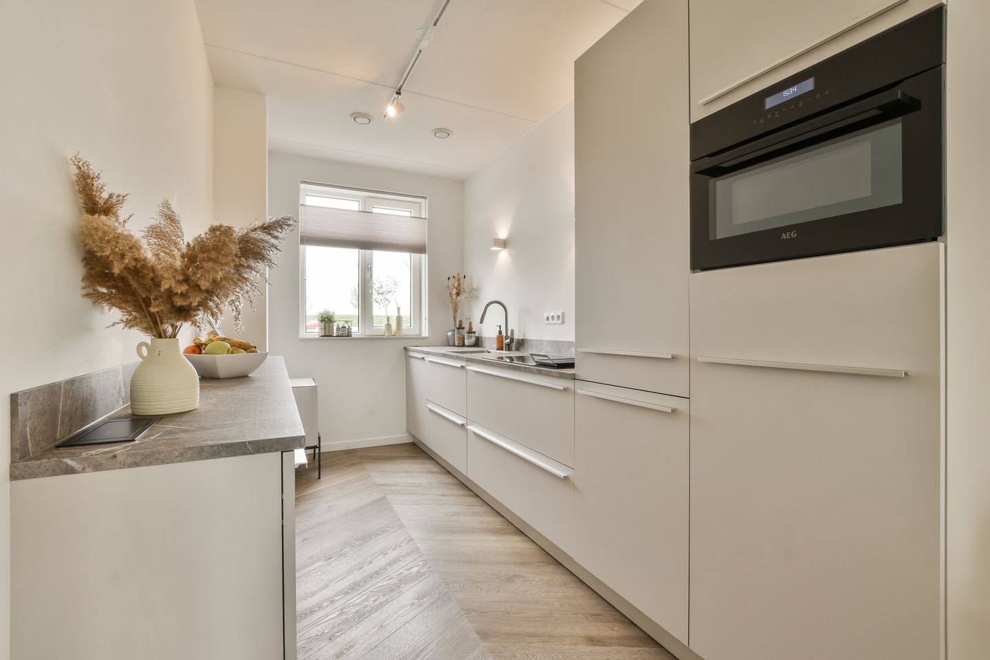 Foto 10 van Catharina Burierlaan 33