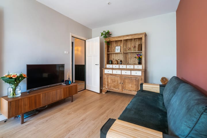 Foto 5 van Caan van Necklaan 302