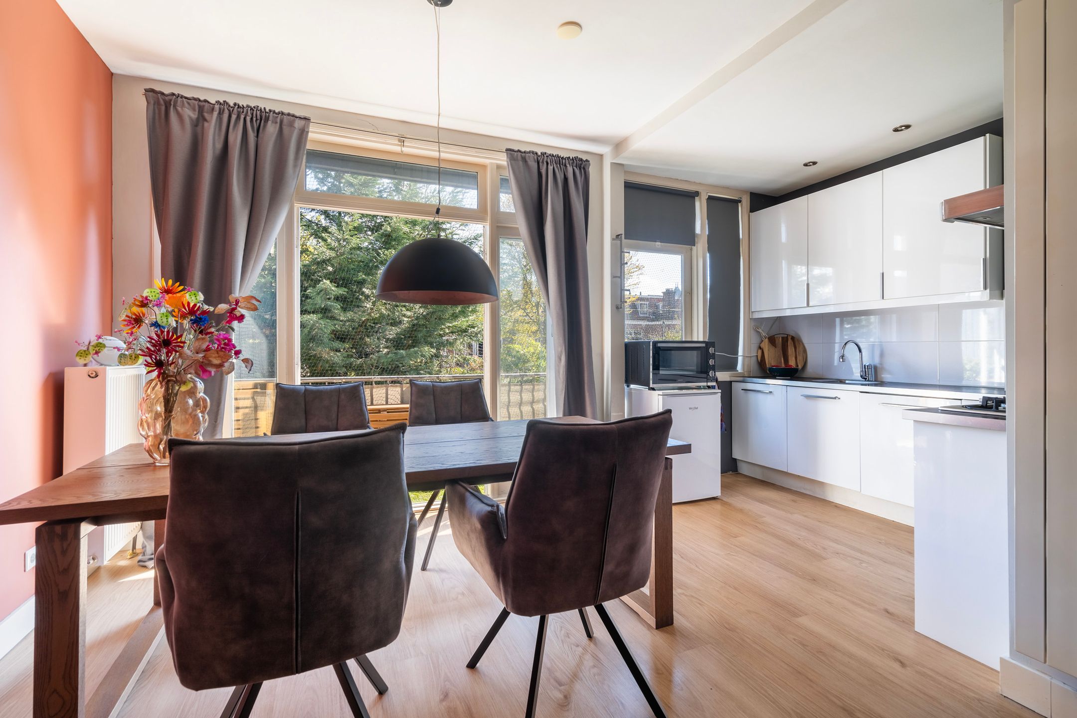 Foto 6 van Caan van Necklaan 302