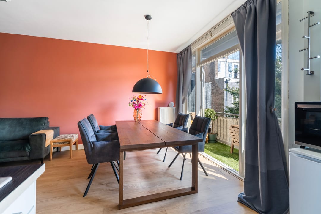 Foto 7 van Caan van Necklaan 302