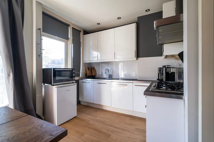 Foto 8 van Caan van Necklaan 302