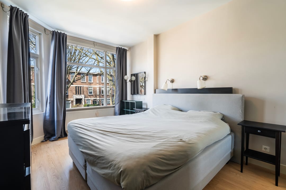 Foto 13 van Caan van Necklaan 302