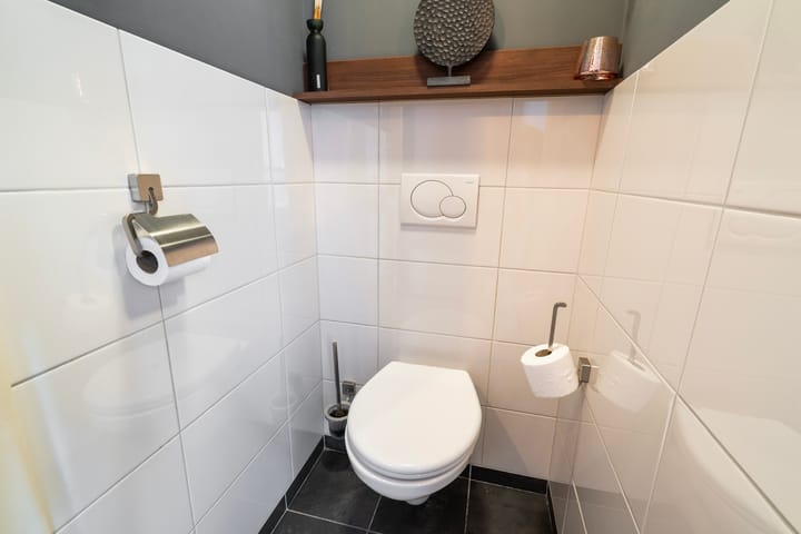 Foto 20 van Caan van Necklaan 302