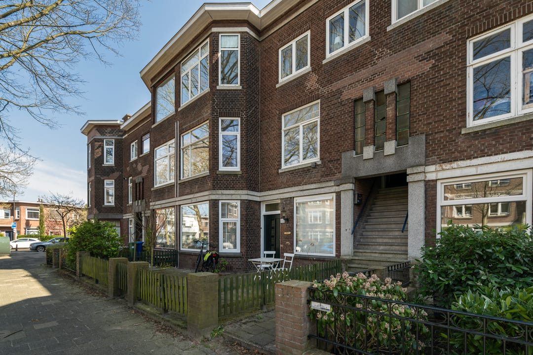 Foto 23 van Caan van Necklaan 302