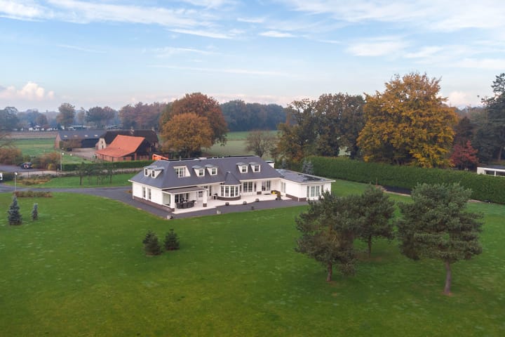 Foto 11 van Overaseweg 11