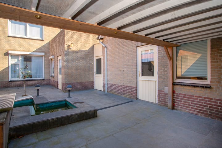 Foto 24 van Plonderijen 27