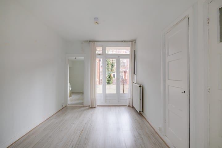 Foto 8 van Ambonstraat 17-A