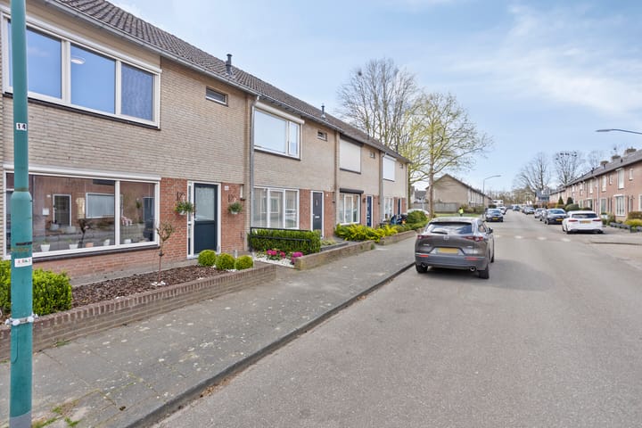 Photo 27 of Margrietstraat 46