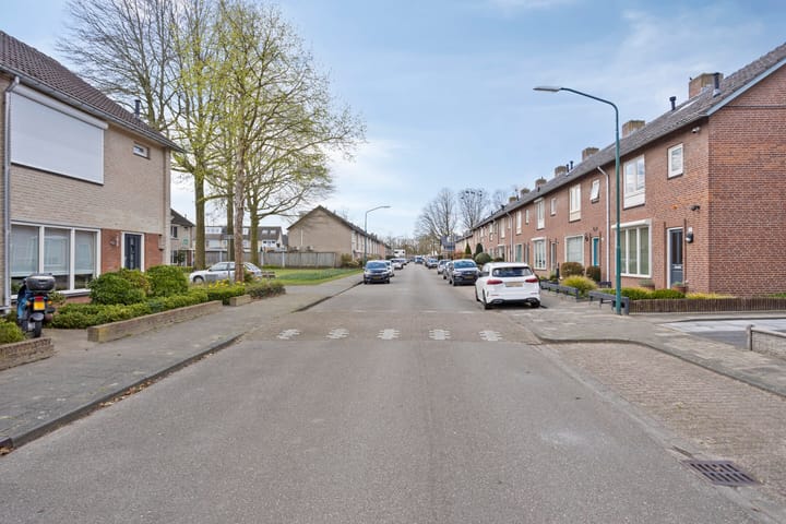 Photo 31 of Margrietstraat 46