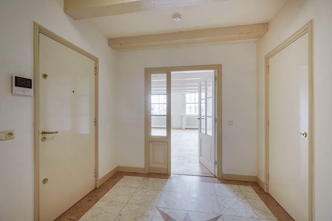 Photo 8 of Kloveniersburgwal 77-E