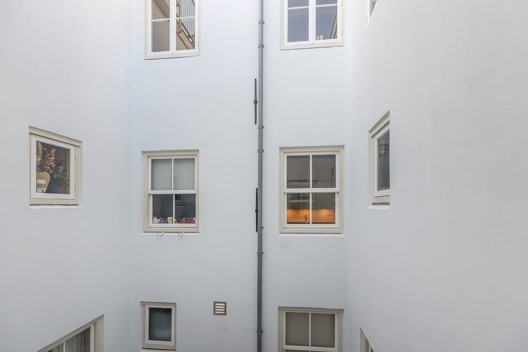 Photo 13 of Kloveniersburgwal 77-E