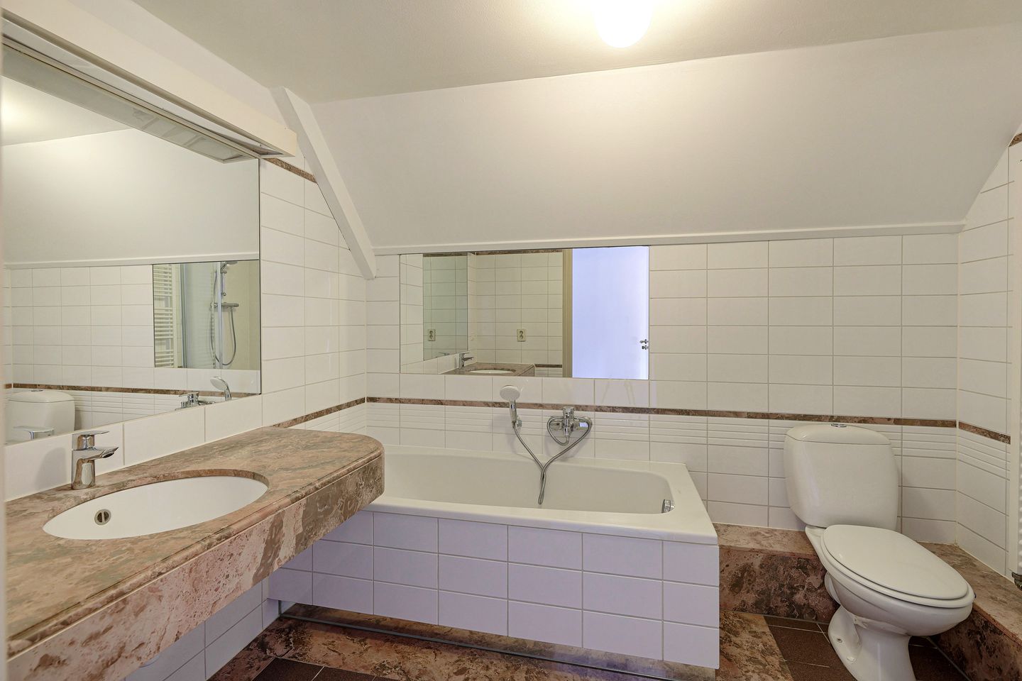 Photo 14 of Kloveniersburgwal 77-E