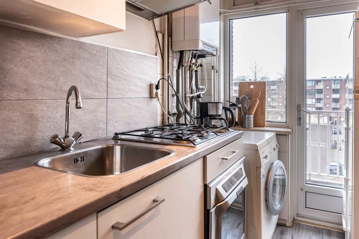 Foto 3 van Lou Jansenplein 76-2