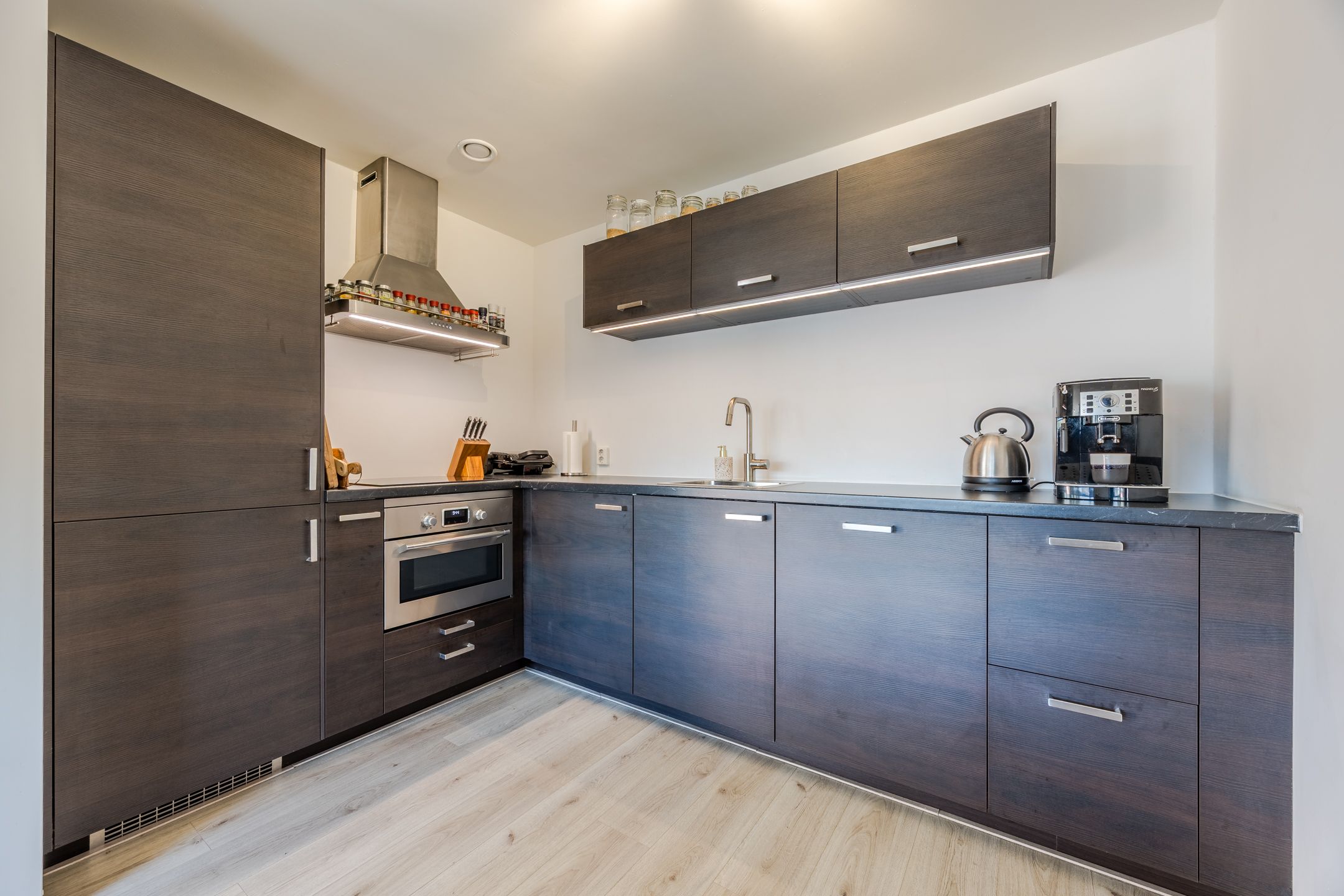 Photo 9 of Wielstraat 38