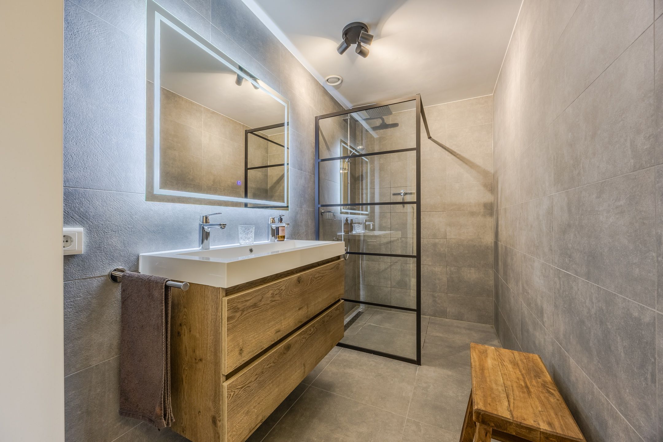 Photo 15 of Wielstraat 38