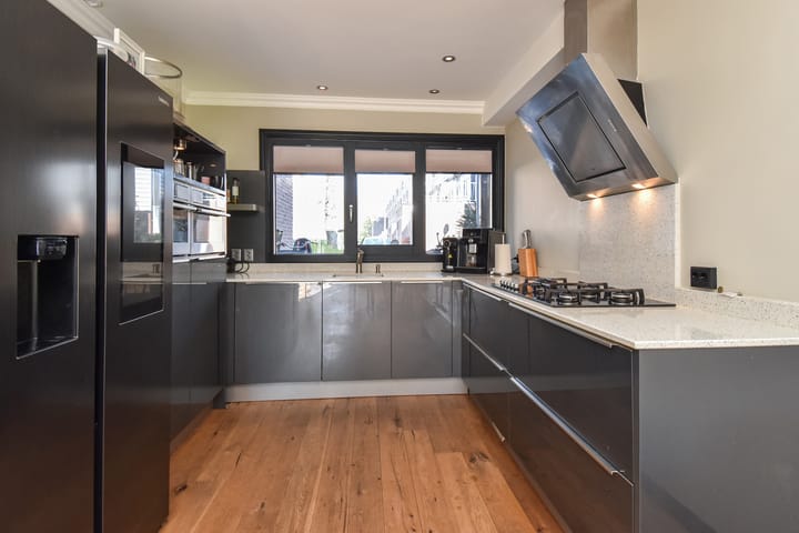 Foto 22 van Albert Rousselstraat 110