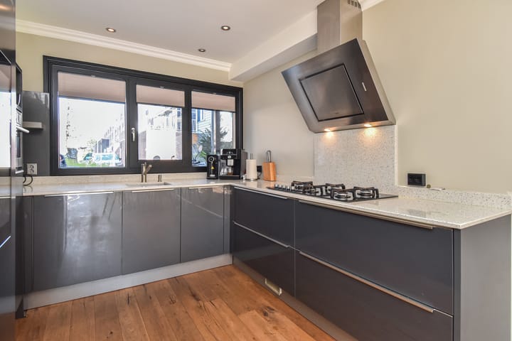 Foto 24 van Albert Rousselstraat 110