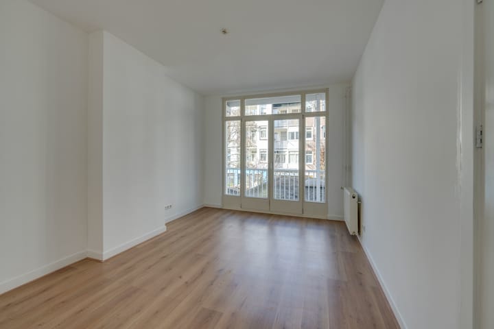 Photo 11 of Javastraat 67-1