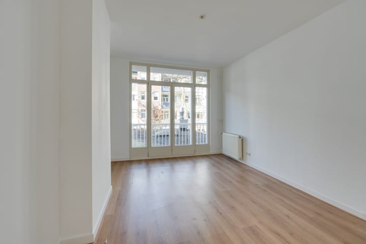 Photo 12 of Javastraat 67-1