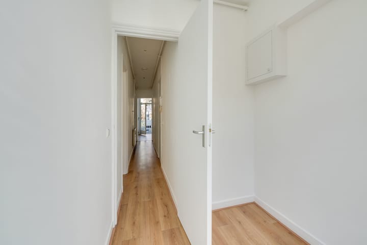 Photo 19 of Javastraat 67-1