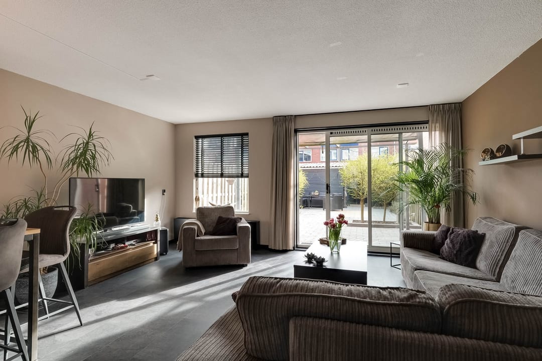 Foto 2 van Meindertsloot 9