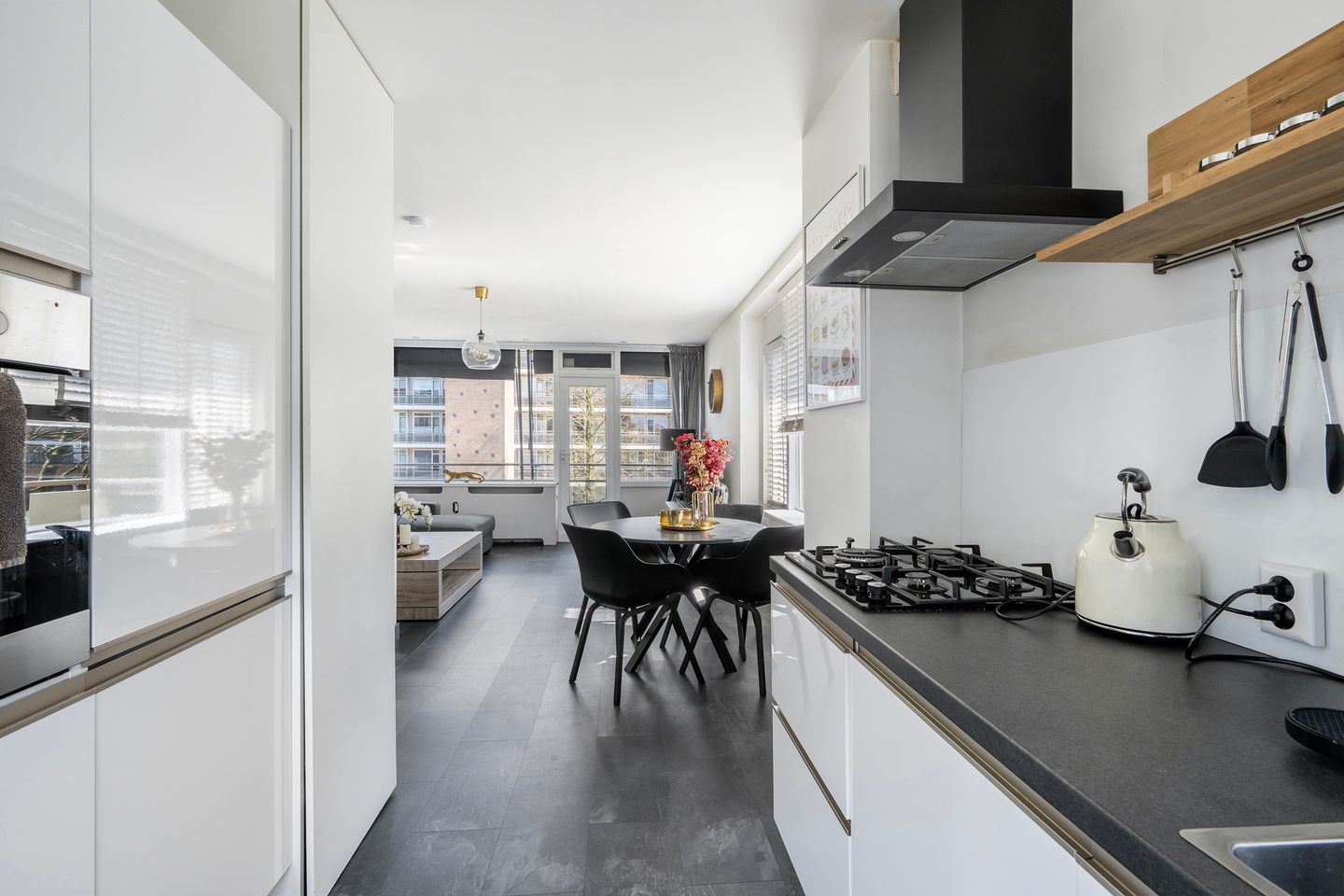 Foto 14 van van Baerlestraat 125