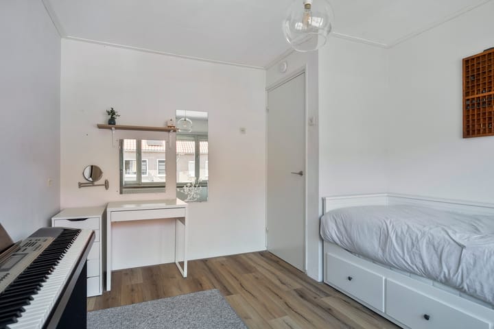 Photo 16 of Steenbergenstraat 6