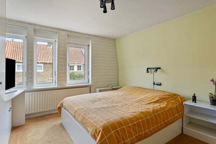 Photo 13 of Baardwijksestraat 20