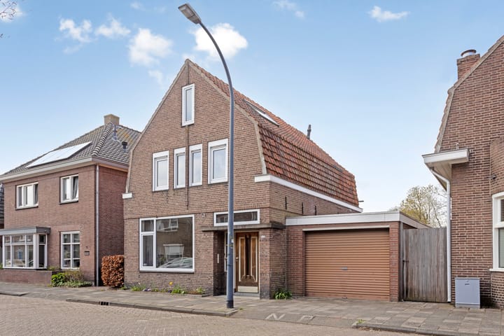 Photo 32 of Baardwijksestraat 20