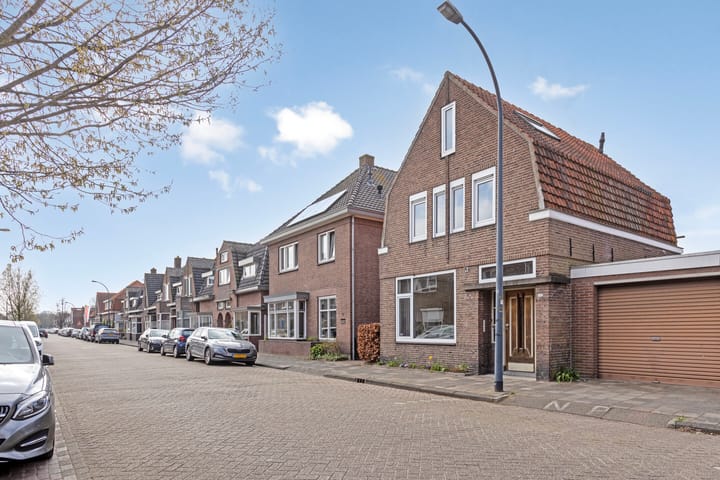 Photo 33 of Baardwijksestraat 20