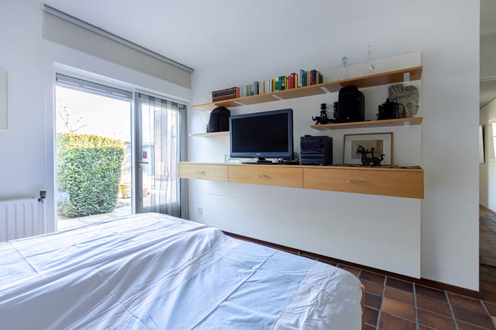 Foto 25 van Van Weerden Poelmanstraat 249