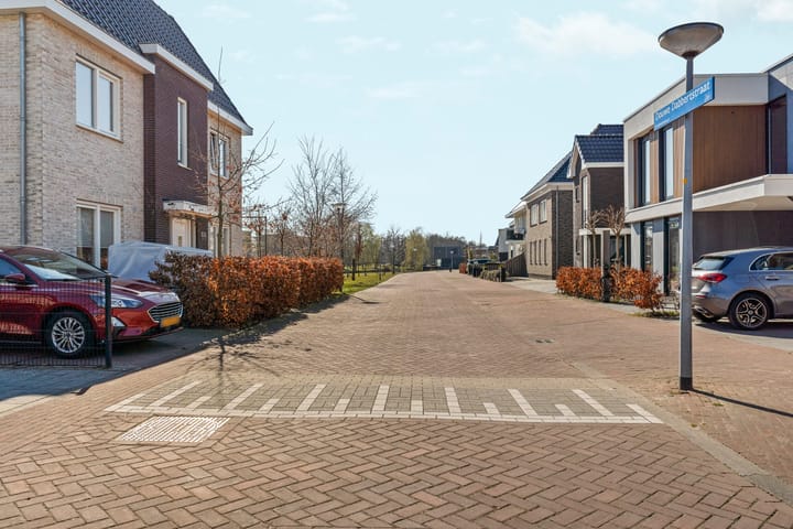 Foto 9 van Douwe Dabbertstraat 16