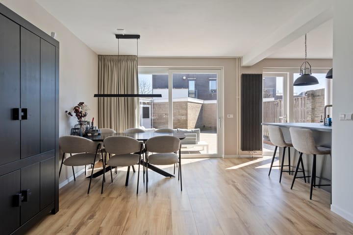 Foto 8 van Veldekelaan 17