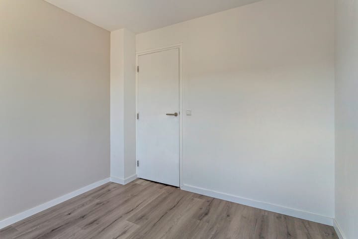 Foto 23 van Veldekelaan 17