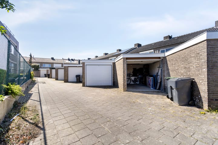 Foto 33 van Veldekelaan 17