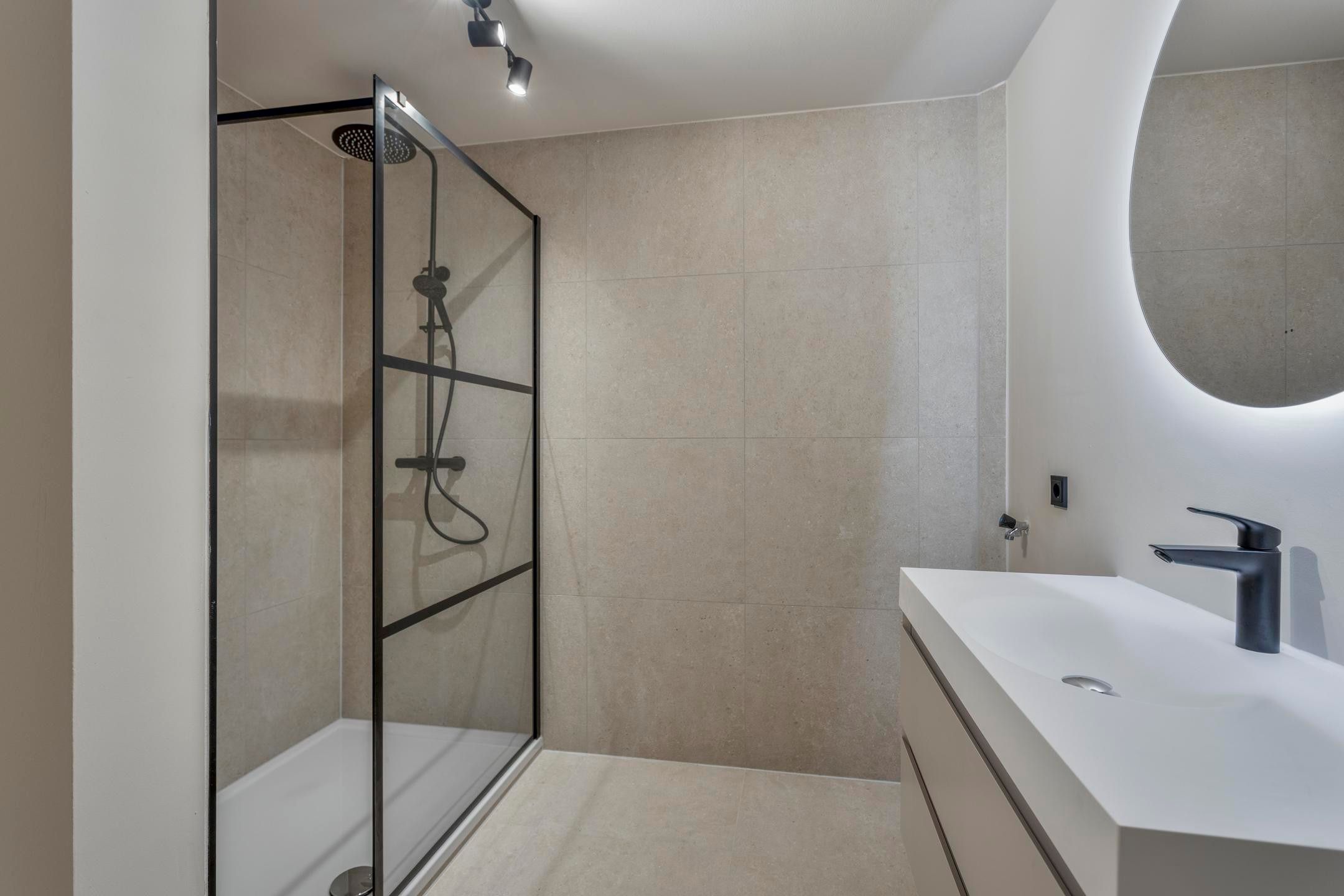 Photo 3 of Jekerstraat 6-A04