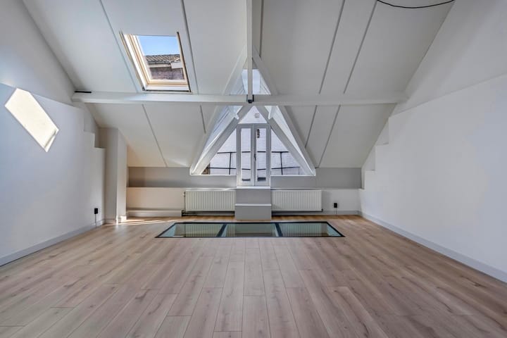 Photo 2 of Jekerstraat 6-A06