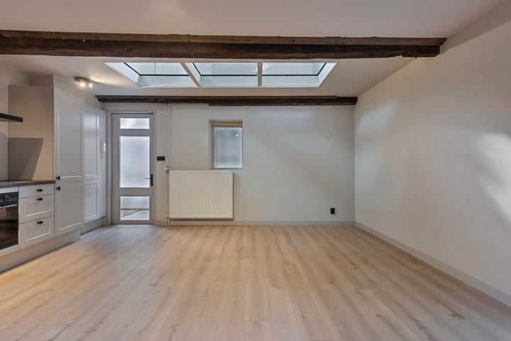 Photo 8 of Jekerstraat 6-A06