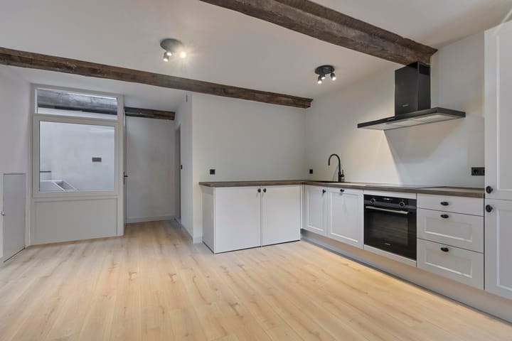 Photo 6 of Jekerstraat 6-A06